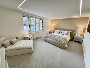 Bedroom- click for photo gallery
